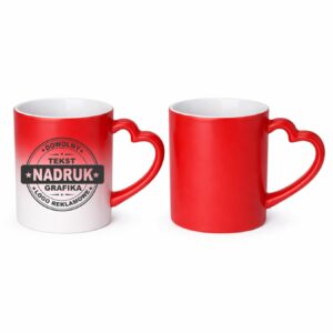 Kubki reklamowe czerwony matowy – magiczne z uchem w kształcie serca, 330 ml